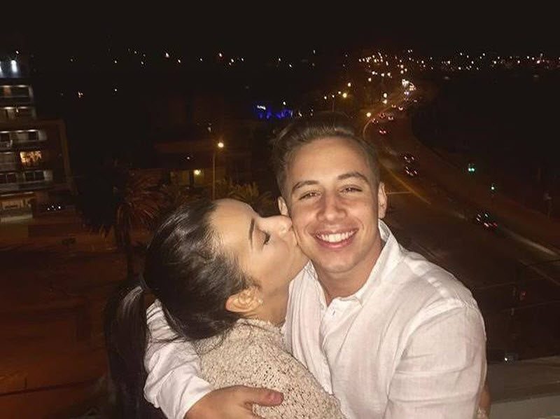 Австралиец подарил девушке жутковатый купальник (6 фото) Австралиец подарил девушке жутковатый купальник (6 фото)