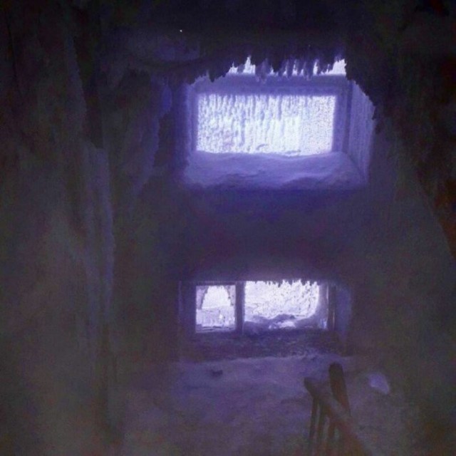 Такое можно увидеть только в подъездах (16 фото)