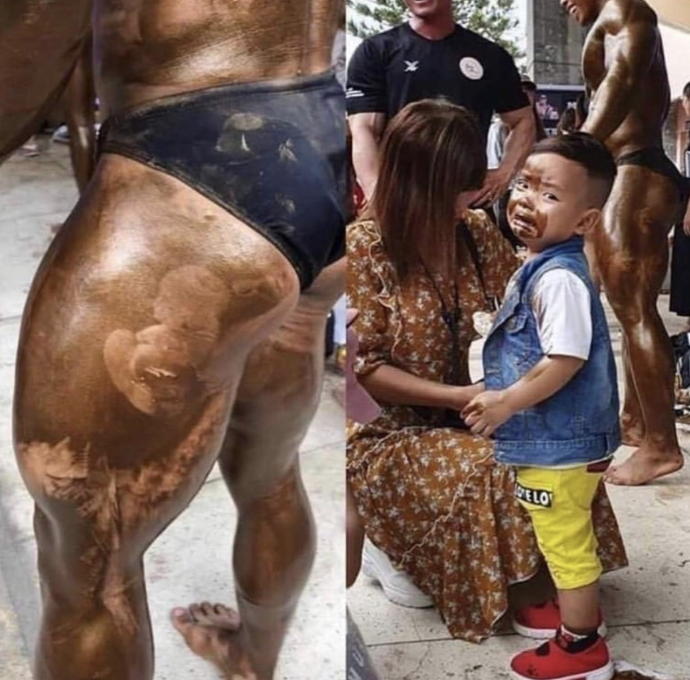 Мама запечатлела смешные последствия объятий сына и бодибилдера (3 фото)