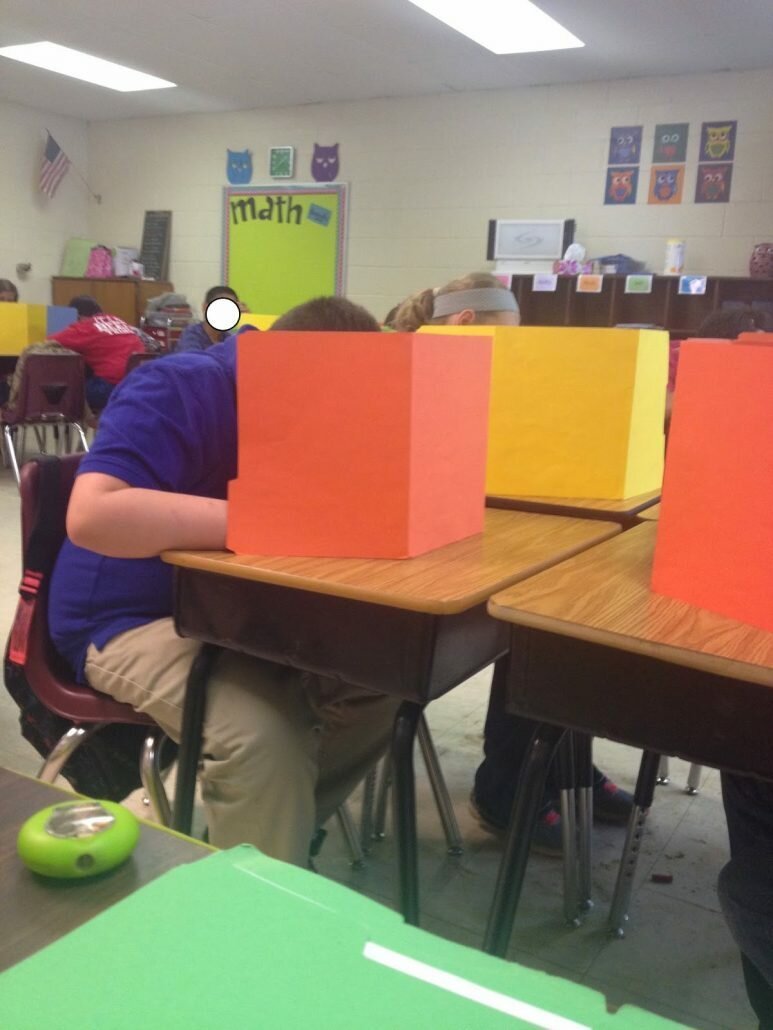 Забавные методы борьбы со списыванием (17 фото)