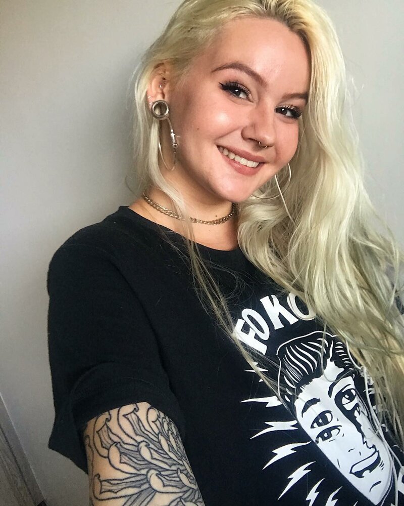 Везде обман: блогер разрушает миф об идеальном теле в Instagram (29 фото) Везде обман: блогер разрушает миф об идеальном теле в Instagram (29 фото)