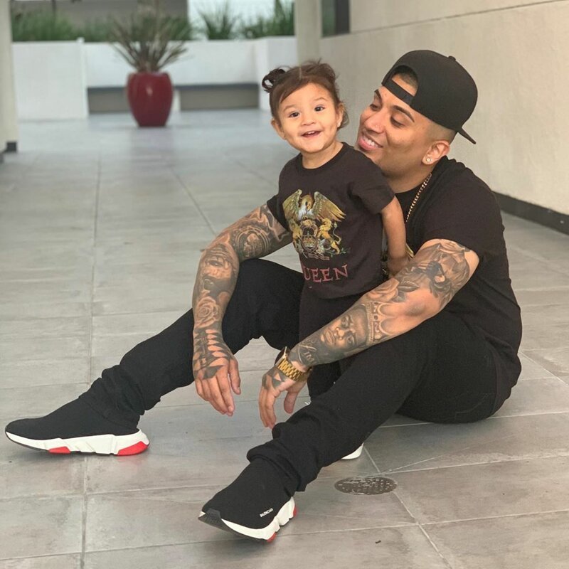 Отец подарил малышке «худший» подарок за всю историю - и ее реакция бесценна (6 фото)