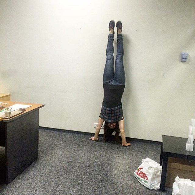 Ситуации, столкнуться с которыми можно только в офисе (15 фото)