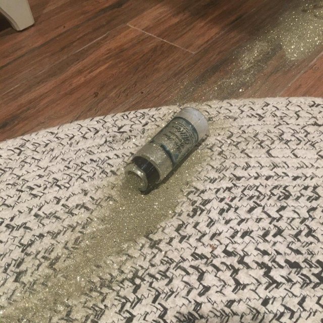 Фотографии, по которым ясно, что день у людей не задался (15 фото) Фотографии, по которым ясно, что день у людей не задался (15 фото)