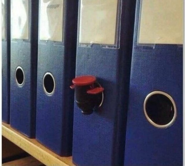 Ситуации, столкнуться с которыми можно только в офисе (15 фото)