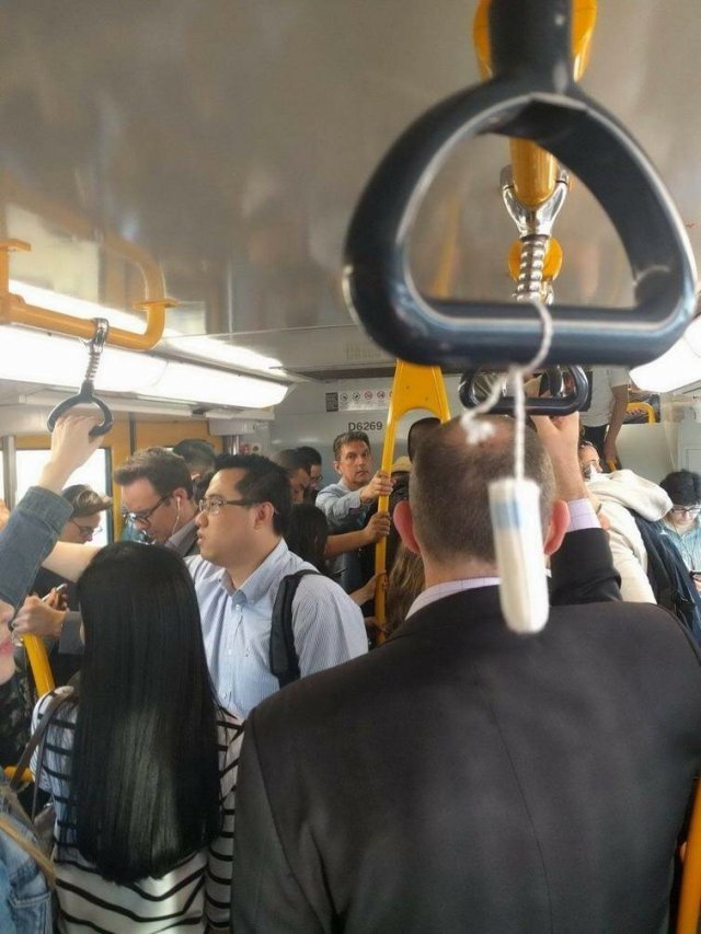 Фотографии, на которых не понять, что происходит (23 фото)