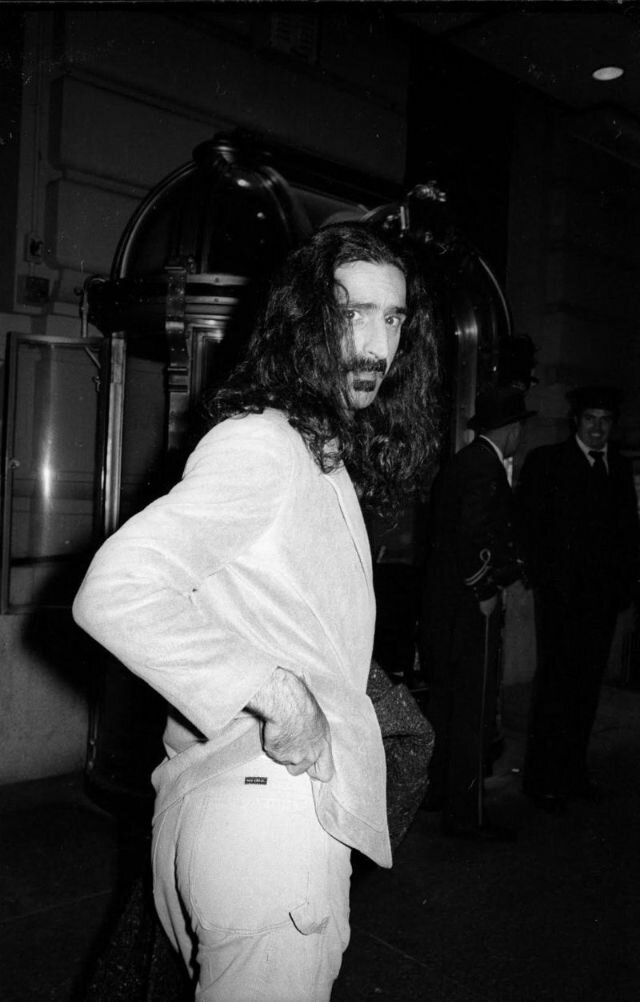 Смешные и странные фотографии Фрэнка Заппы (33 фото)
