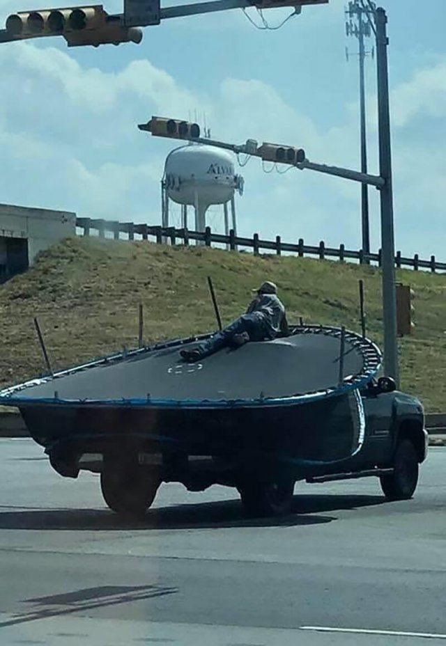 Фотографии, на которых не понять, что происходит (23 фото)