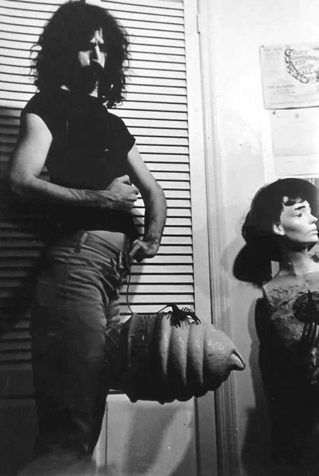 Смешные и странные фотографии Фрэнка Заппы (33 фото)