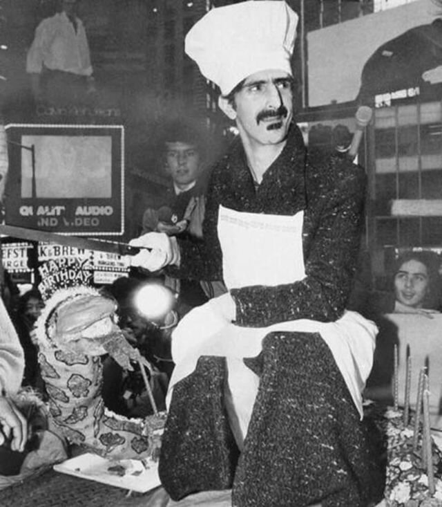 Смешные и странные фотографии Фрэнка Заппы (33 фото)