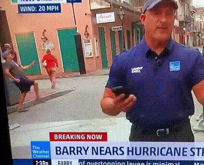 Подборка фото, где самое интересное происходит на заднем плане (20 фото)