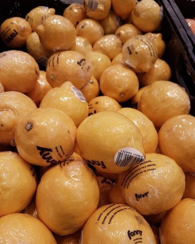 Примеры бессмысленной упаковки, которая только загрязняет нашу планету (20 фото)