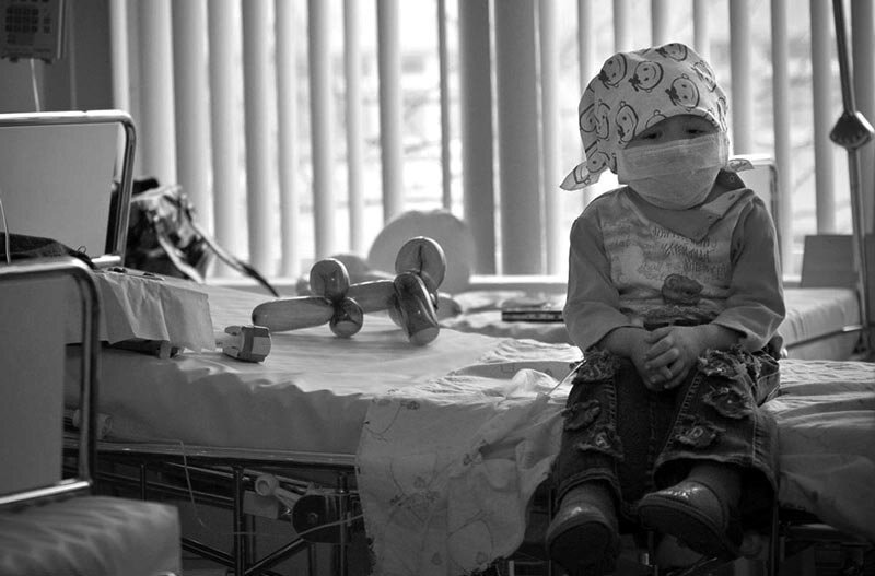 Ничего святого: как родители и мошенники наживаются на больных детях (4 фото) Ничего святого: как родители и мошенники наживаются на больных детях (4 фото)
