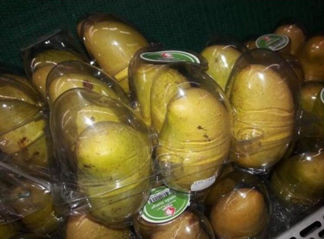 Примеры бессмысленной упаковки, которая только загрязняет нашу планету (20 фото)