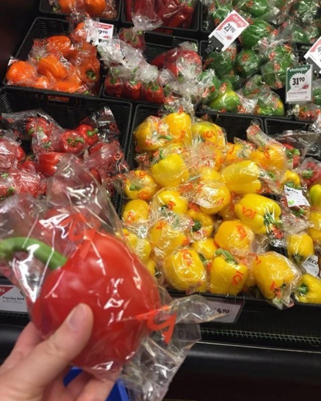 Примеры бессмысленной упаковки, которая только загрязняет нашу планету (20 фото)