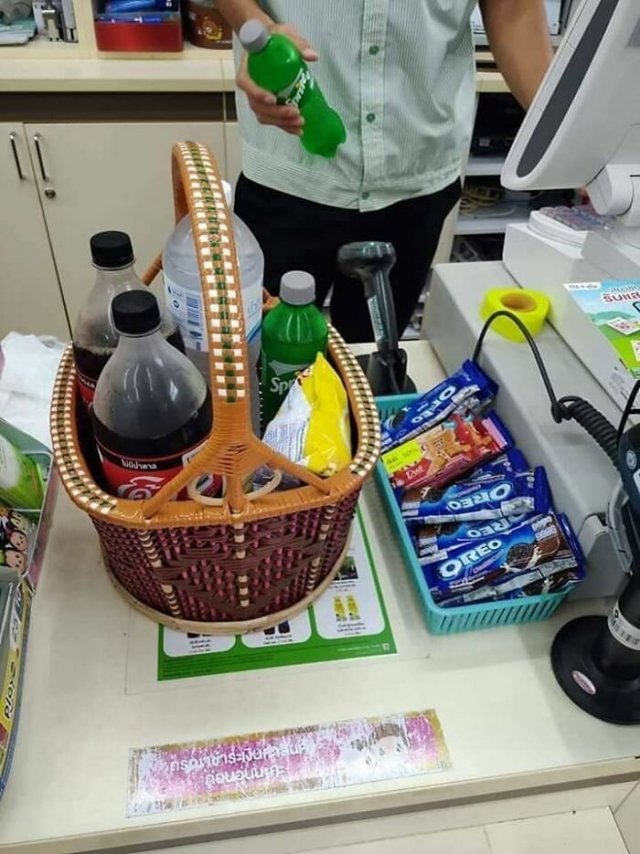 В Тайланде запретили пластиковые пакеты - вот, что творится в магазинах (29 фото)