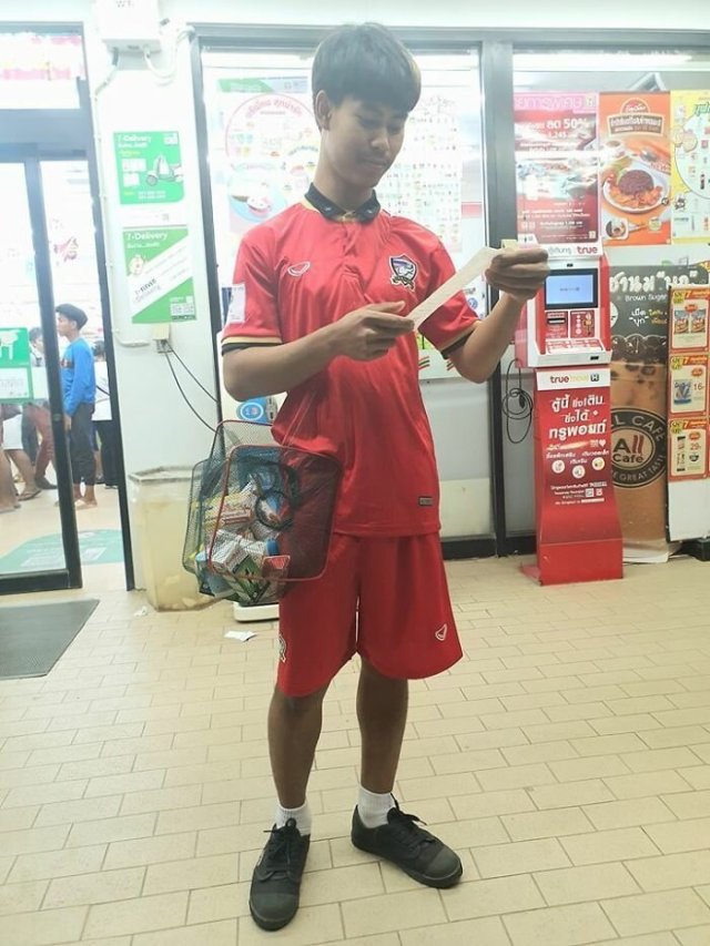 В Тайланде запретили пластиковые пакеты - вот, что творится в магазинах (29 фото)