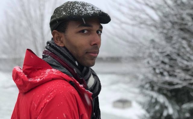 Журналист вышел в прямой эфир, забыв отключить фильтры на телефоне (6 фото + видео)