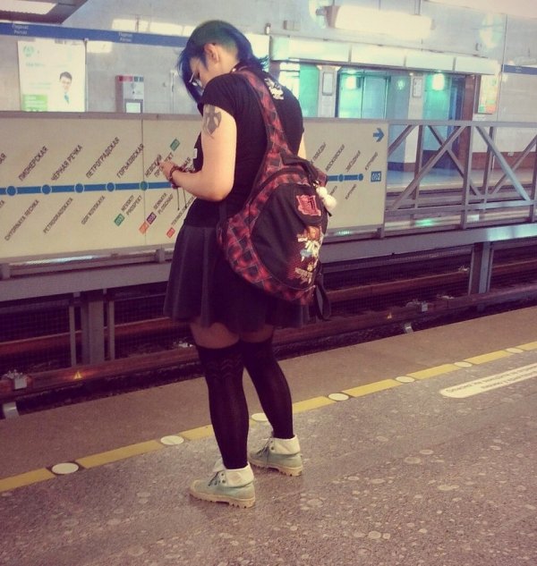 Модные персонажи из метрополитена (20 фото)