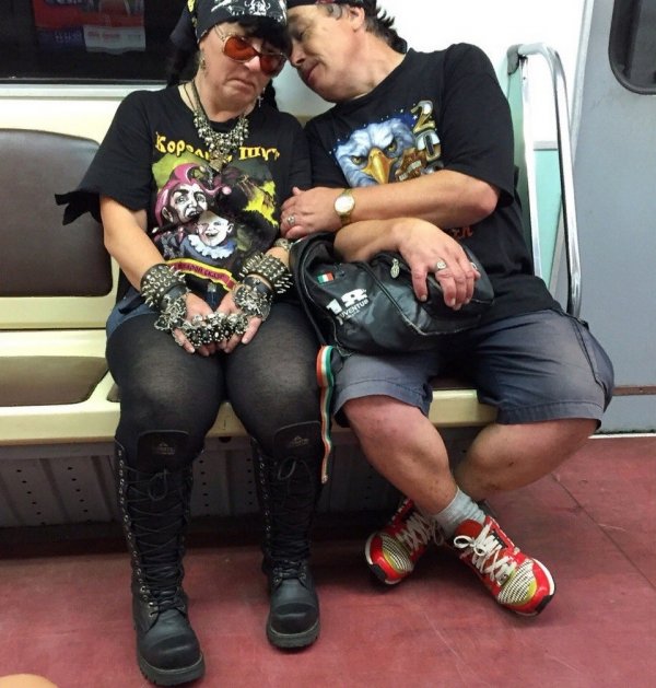 Модные персонажи из метрополитена (20 фото)