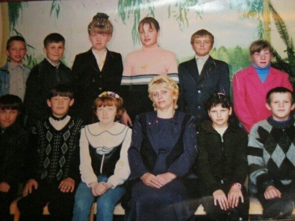 Изменилась и вышла замуж: как сейчас живёт знаменитая девочка-мем (7 фото)