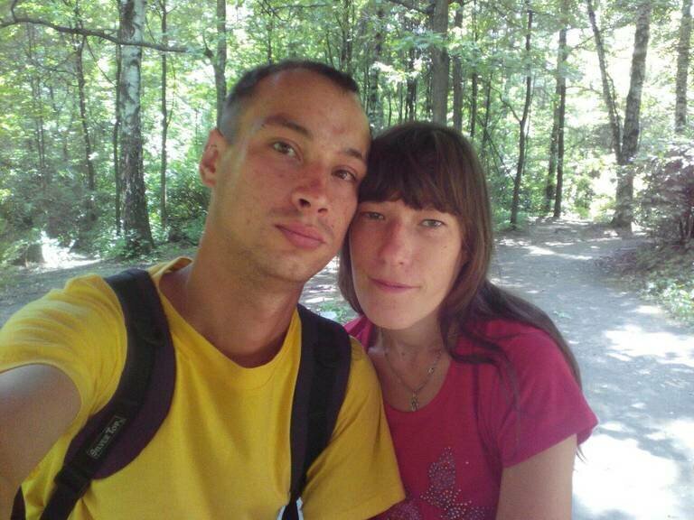 Изменилась и вышла замуж: как сейчас живёт знаменитая девочка-мем (7 фото)