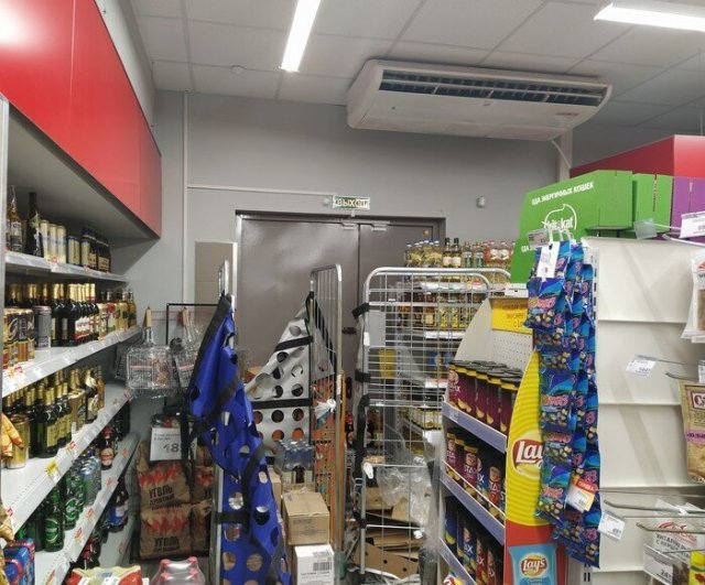 Люди, которым плевать на технику безопасности (15 фото)