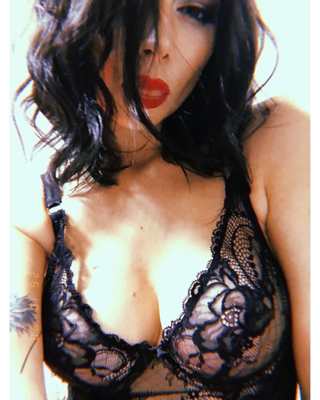 Настасья Самбурская снялась для журнала Maxim (14 фото + видео)