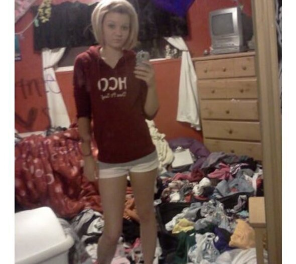 Фотографии, о которых девушки предпочли бы забыть (15 фото)