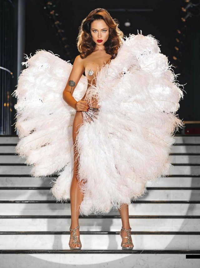 Настасья Самбурская снялась для журнала Maxim (14 фото + видео)