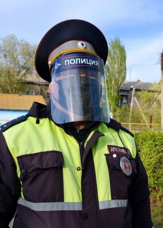 Шутки про самоизоляцию и полицию из социальных сетей (15 фото)