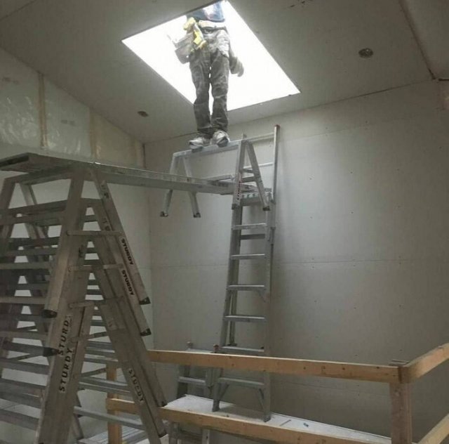 Люди, которым плевать на технику безопасности (15 фото)