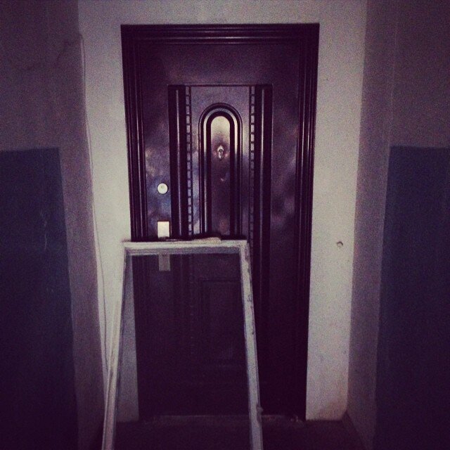 Когда реально не повезло с соседом: война жильцов (17 фото)