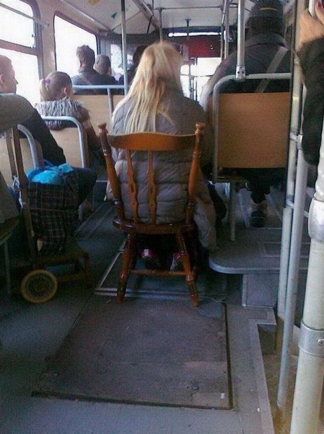 Абсурдные ситуации, столкнуться с которыми можно только в России (15 фото)