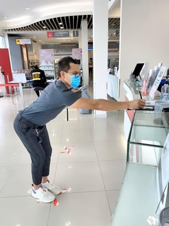 Когда социальное дистанцирование зашло слишком далеко (15 фото)