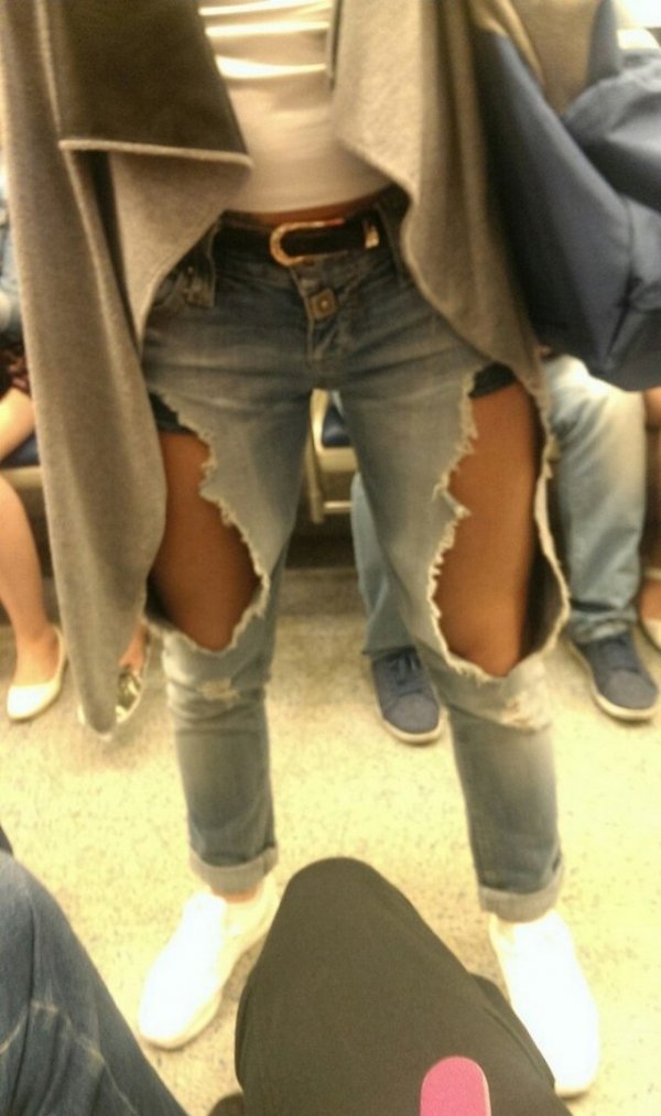 Модники и чудаки из метро (25 фото)