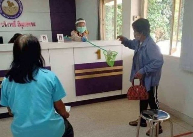 Когда социальное дистанцирование зашло слишком далеко (15 фото)