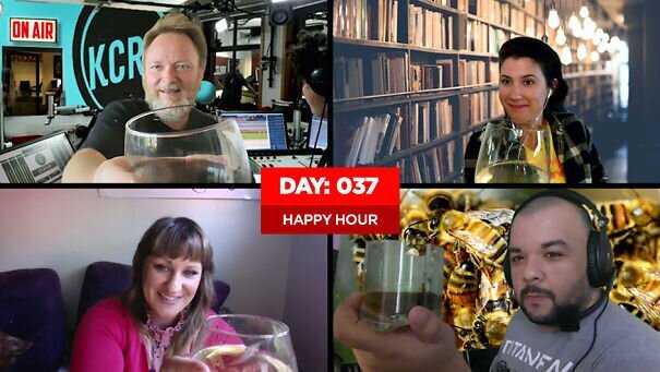 Сотрудники нашли способ сделать дистанционные совещания интересными (32 фото)