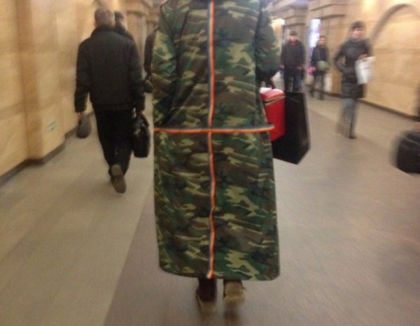 Модники и чудаки из метро (25 фото)