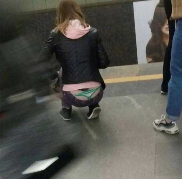 Модники и чудаки из метро (25 фото)