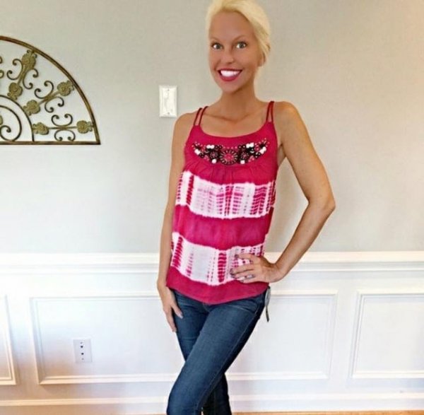 Красавцы и красавицы, которые переборщили с обработкой фотографий (15 фото) Красавцы и красавицы, которые переборщили с обработкой фотографий (15 фото)