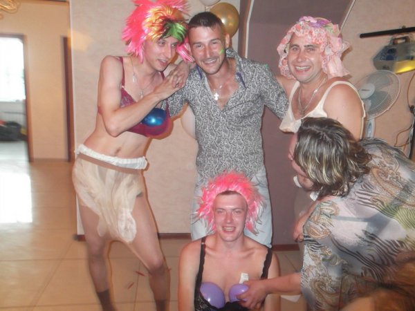 Смешные и очень колоритные фотографии со свадеб (25 фото)