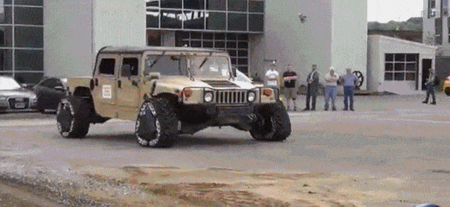 Подборка автомобильных фейлов и трюков (12 гифок)