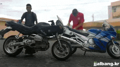 Подборка автомобильных фейлов и трюков (12 гифок)