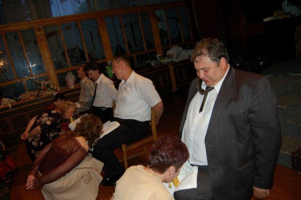 Смешные и очень колоритные фотографии со свадеб (25 фото)