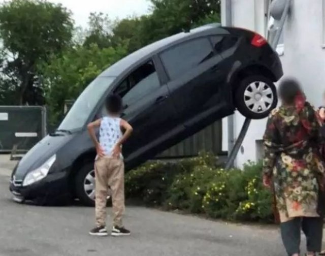 Небольшие жизненные трудности, с которыми пришлось столкнуться людям (15 фото)