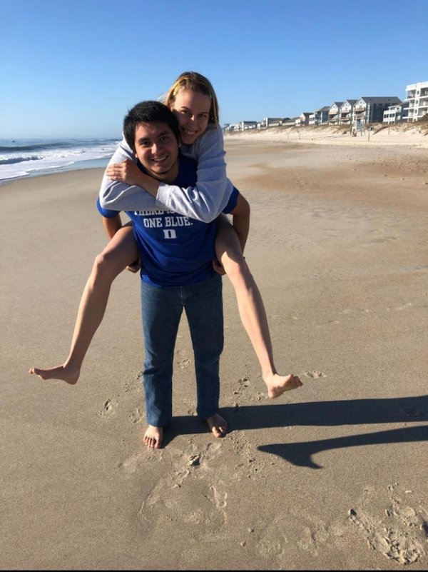 Необычная жизнь очень высоких людей (15 фото) Необычная жизнь очень высоких людей (15 фото)