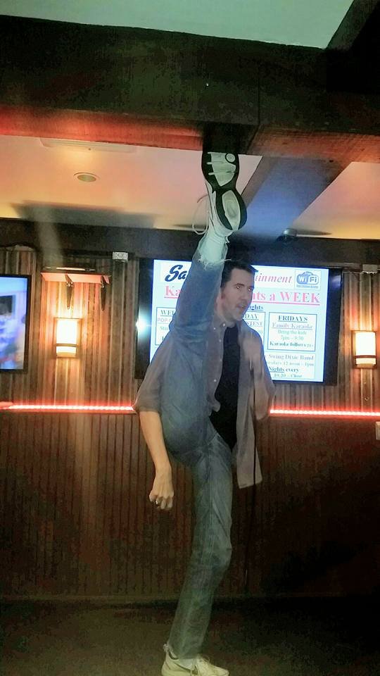 Необычная жизнь очень высоких людей (15 фото) Необычная жизнь очень высоких людей (15 фото)