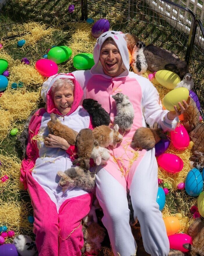 Бабушка и внук стали звездами интернета (23 фото)