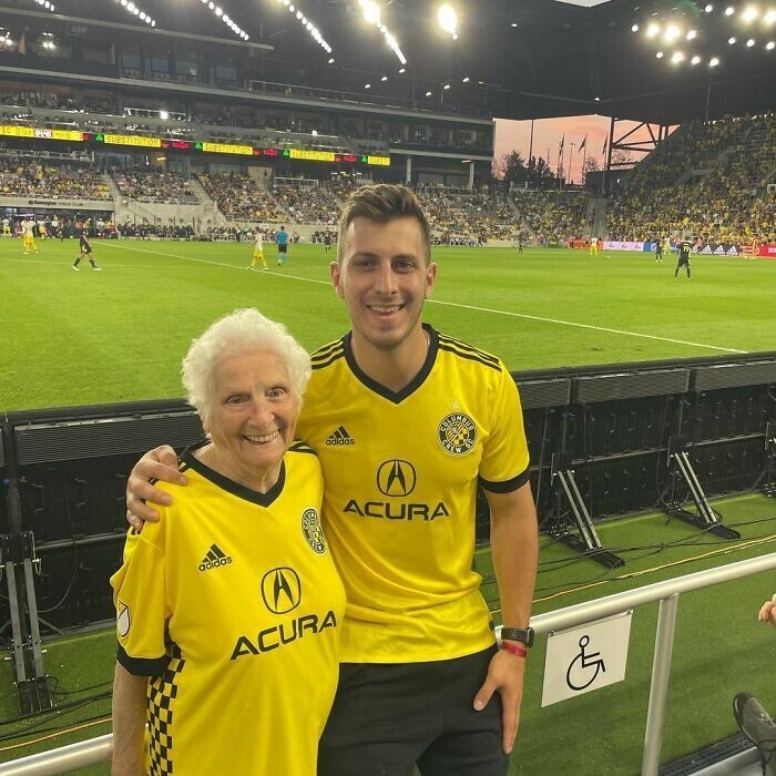 Бабушка и внук стали звездами интернета (23 фото)